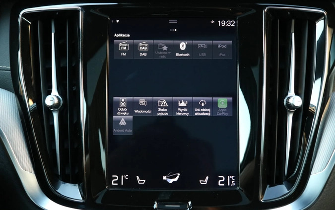 Volvo V60 cena 116500 przebieg: 182400, rok produkcji 2019 z Zelów małe 781